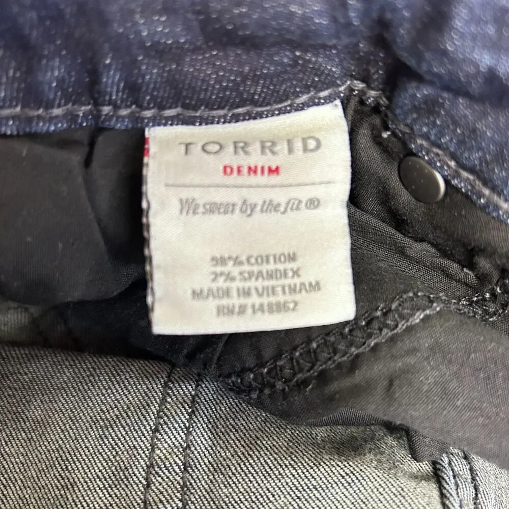 Torrid Women's Blue Denim Mid-Rise Boyfriend Jeans Size 18R - Picture 6 of 14